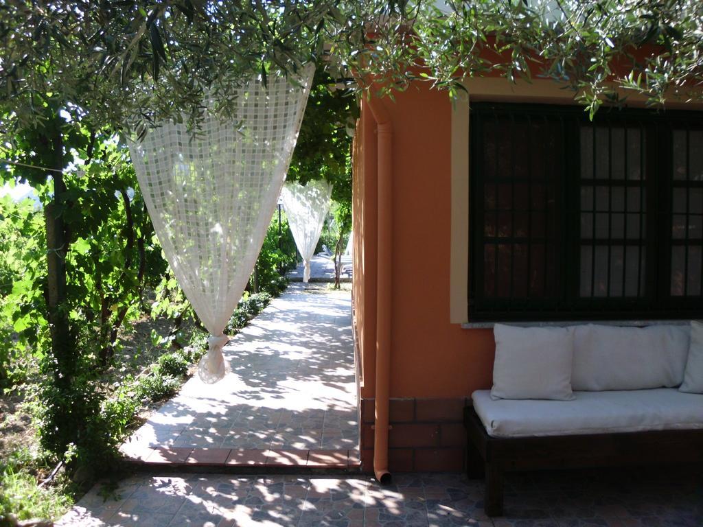 Il Vigneto "Cottage" Gaggi ภายนอก รูปภาพ